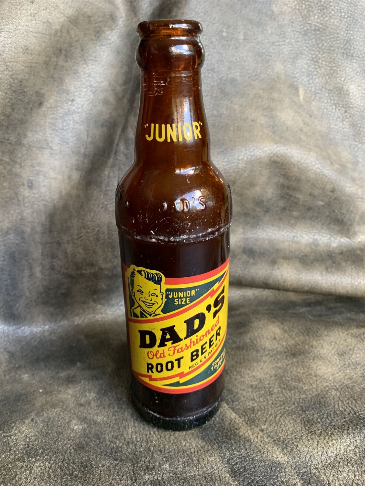 Dad's Junior Size 7 Oz Old Fashioned Draft Root Beer Bottle - Stevens Point, Wi